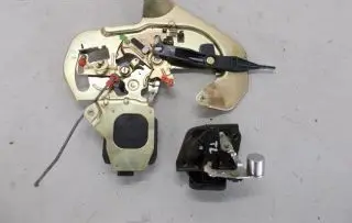 KIA Carnival Rear door lock 