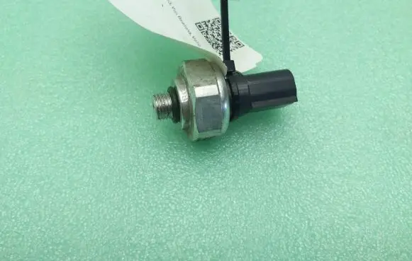 Mercedes-Benz B W246 W242 Air conditioning (A/C) pressure sensor 2110000283