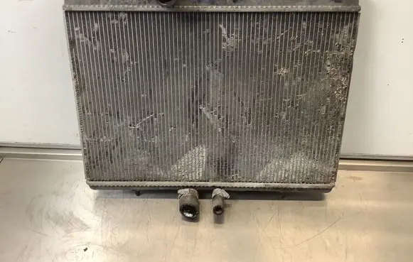 Citroen C5 Coolant radiator 992427A