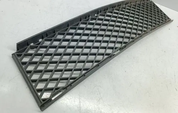 BMW 7 E65 E66 Front bumper lower grill 7135573 51117135573 72758411