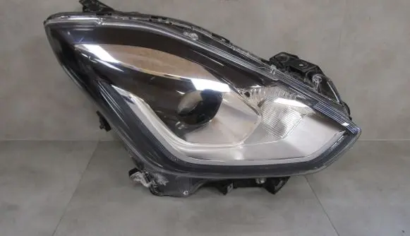 Suzuki Swift III Headlight/headlamp W2966