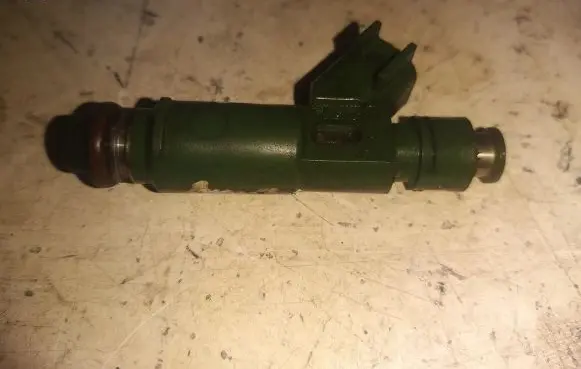 Volvo S80 Fuel injector 9470229