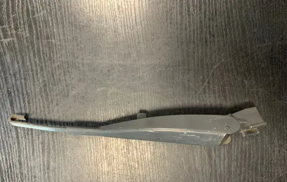 Mercedes-Benz 190 W201 Rear wiper blade arm