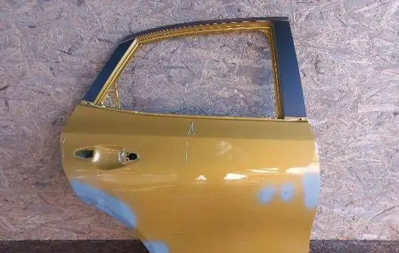 KIA Xceed Rear door 