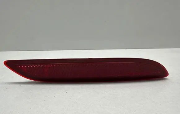 Chrysler Pacifica Rear tail light reflector 68230394AA 19012021 430460