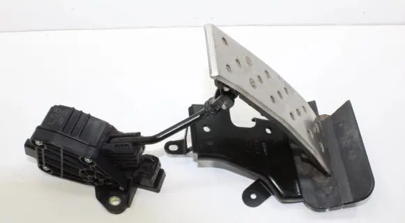 Honda Accord Accelerator throttle pedal 1988007760