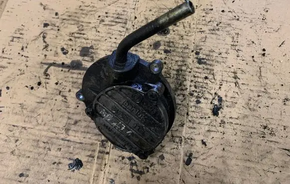 Mercedes-Benz A W168 Vacuum pump A6682300165