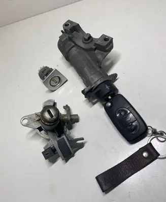 Audi A4 S4 B6 8E 8H Ignition lock 4B0905851C 8E0827573A 8E1837063