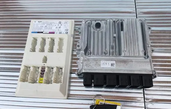 BMW 4 G22 G23 G24 G26 Engine ECU kit and lock set 5A57786 031193630 0261S10606
