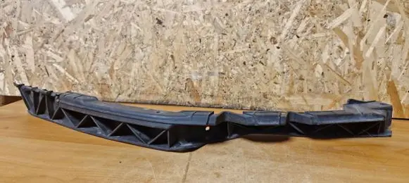Skoda Octavia Mk2 (1Z) Front bumper mounting bracket 1z0807184