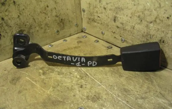 Skoda Octavia Mk1 (1U) Front seatbelt buckle NURODYKITEKURIPUSE