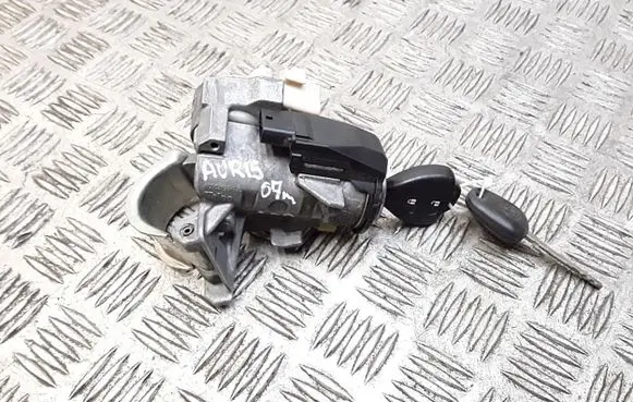 Toyota Auris 150 Ignition lock 450200204