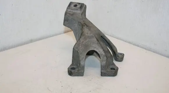 Audi A4 S4 B6 8E 8H Engine mounting bracket 8E0199307E