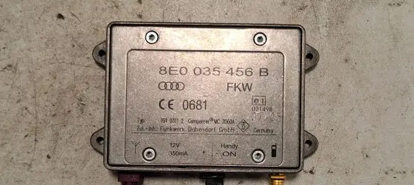 Audi A4 S4 B7 8E 8H Antenna control unit 09103112 8E0035456B E068