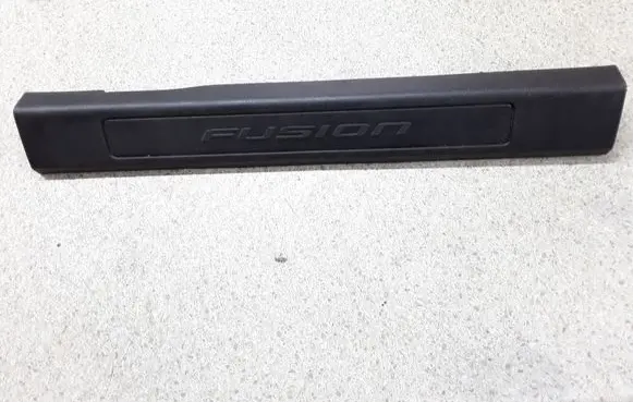 Ford Fusion II Front sill trim cover DS73F13200A