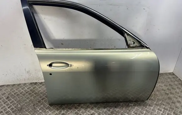 Maserati Quattroporte Front door