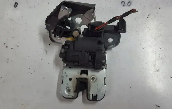 Volkswagen Jetta VI Tailgate/trunk/boot lock/catch/latch 5C6827505D