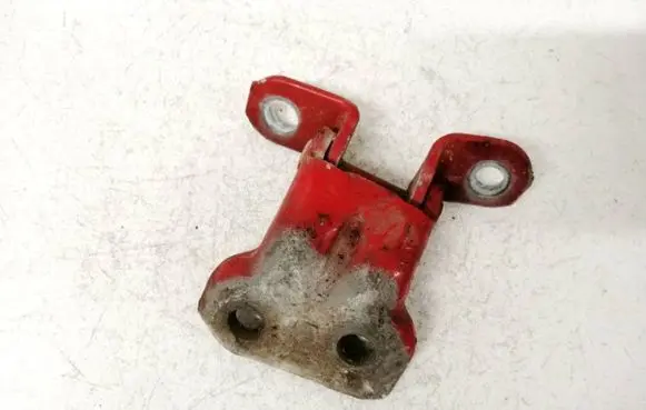 Subaru Impreza I Rear door lower hinge