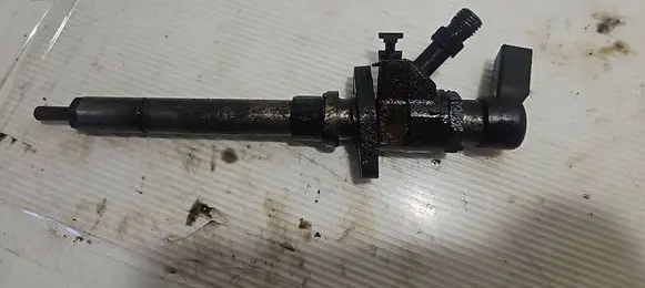 Ford Mondeo MK IV Fuel injector 9657144580 JC1542059