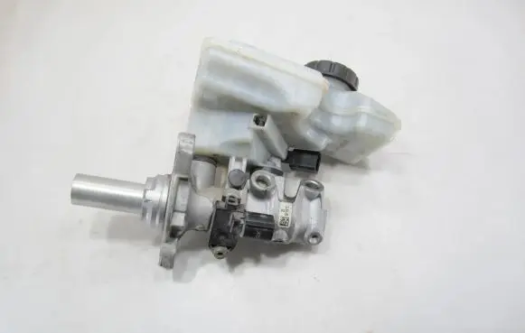 Volkswagen Golf VII Master brake cylinder 5Q1611301D 35089179 A708S