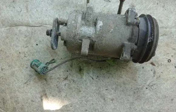 Jaguar XJ X40 Air conditioning (A/C) compressor (pump)
