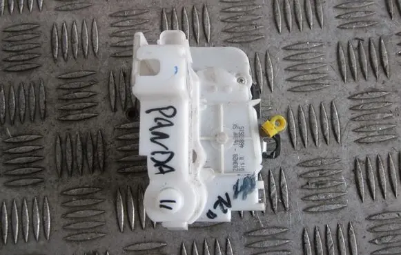 Fiat Panda II Rear door lock 468035-15
