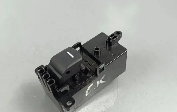 Honda HR-V Electric window control switch M64613