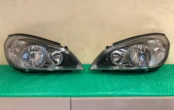 Volvo S60 Headlights/headlamps set 31383067 89907382 31383066