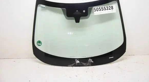 Nissan Juke II F16 Front windscreen/windshield window 