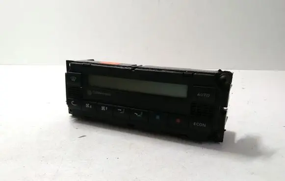 Volkswagen PASSAT B5.5 Climate control unit
