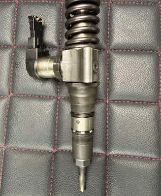 Volkswagen PASSAT B6 Fuel injector 03G130 021170 120119