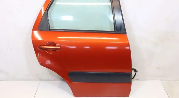 Suzuki SX4 Rear door 