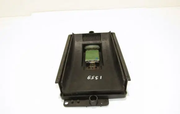 Skoda Octavia Mk1 (1U) Heater blower fan relay 