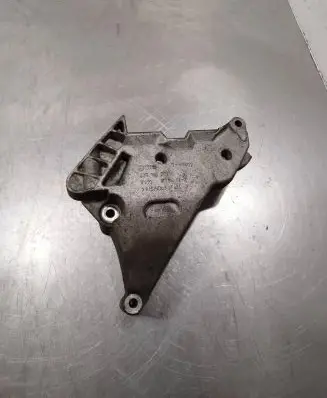 Volkswagen PASSAT B6 Engine mounting bracket 03G199207E