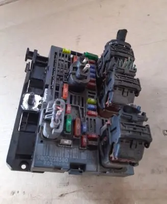 Nissan Pathfinder R51 Fuse box set 9807028580