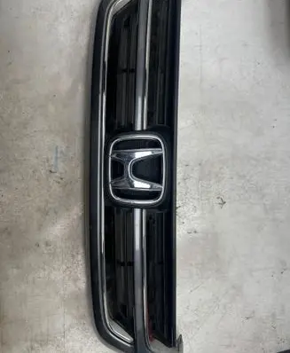 Honda CR-V Engine bonnet/hood lock trim molding 71121SWW 71121SWWE311M1