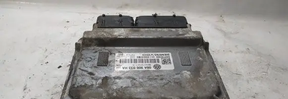 Skoda Octavia Mk2 (1Z) Engine control unit/module 06A906033HA 5WP40366
