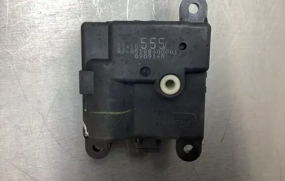 Renault Laguna III Air flap motor/actuator 52410555 090914D A24851A8400001