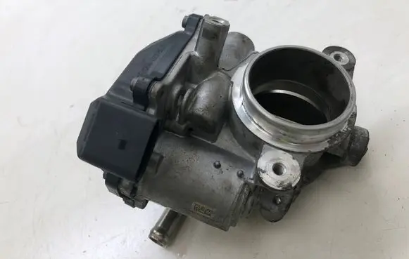 Volkswagen Golf VII Throttle valve 04L128059K 04L128063P A2C84315500