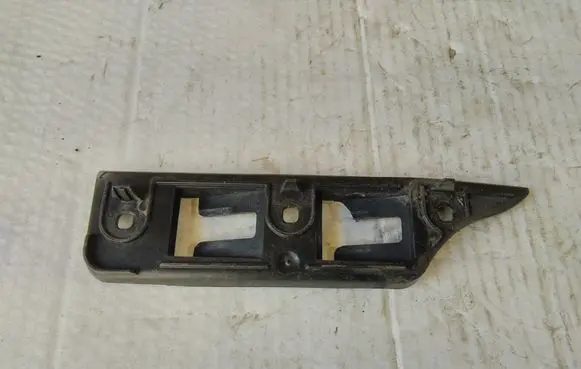 Volkswagen Golf V Front bumper mounting bracket 1K0807184