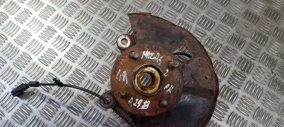 Mazda 2 Front wheel hub