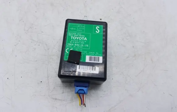 Toyota Auris 150 Door central lock control unit/module 8974002010