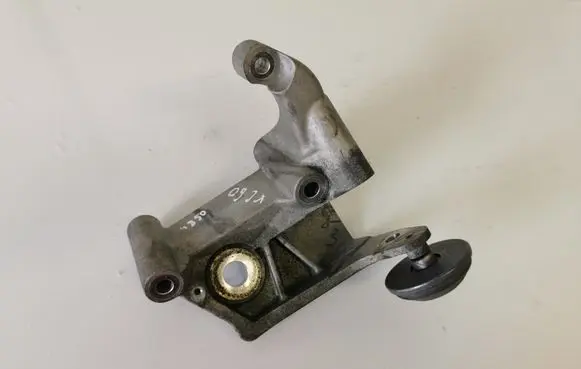 Volvo XC60 Engine mounting bracket 31430470
