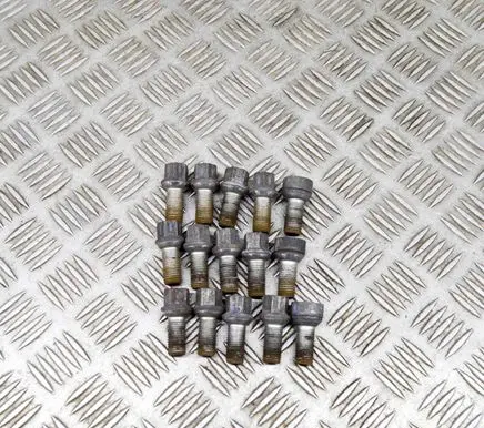 Volkswagen PASSAT B7 Nuts/bolts 