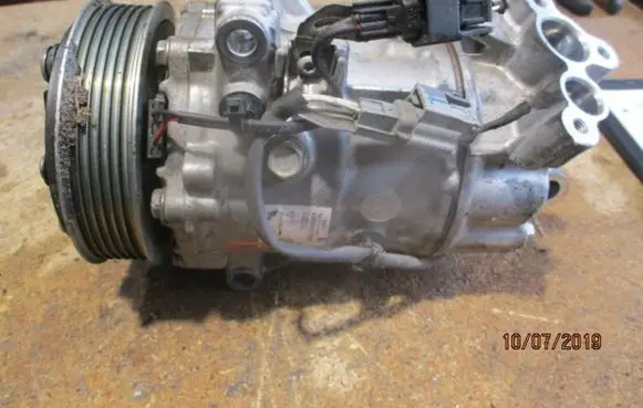 Seat Toledo I (1L) Air conditioning (A/C) compressor (pump) 820803