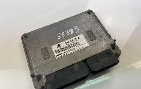 Skoda Fabia Mk1 (6Y) Engine control unit/module ECU 03D906032A