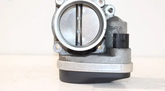 BMW 5 E60 E61 Throttle valve 7502444
