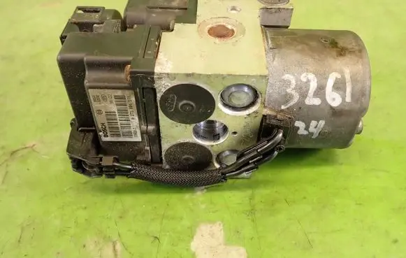 Toyota Corolla E120 E130 ABS Pump