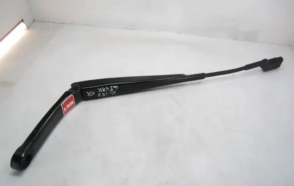 Volkswagen Golf V Front wiper blade arm 1Q1955409