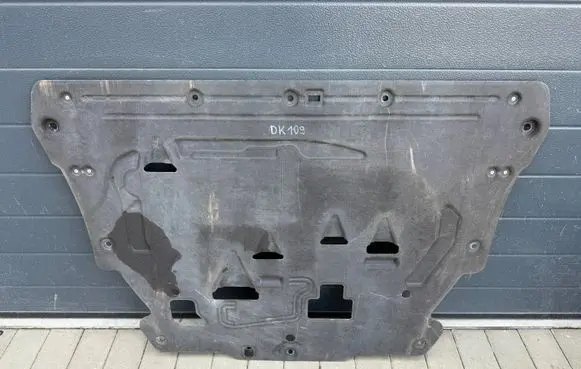 Volvo XC60 Engine splash shield/under tray 31497612
